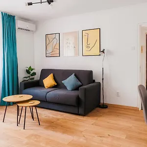 https://cozy-apartment-ultracentral-universitate-square.bucharesthotelsnow.com